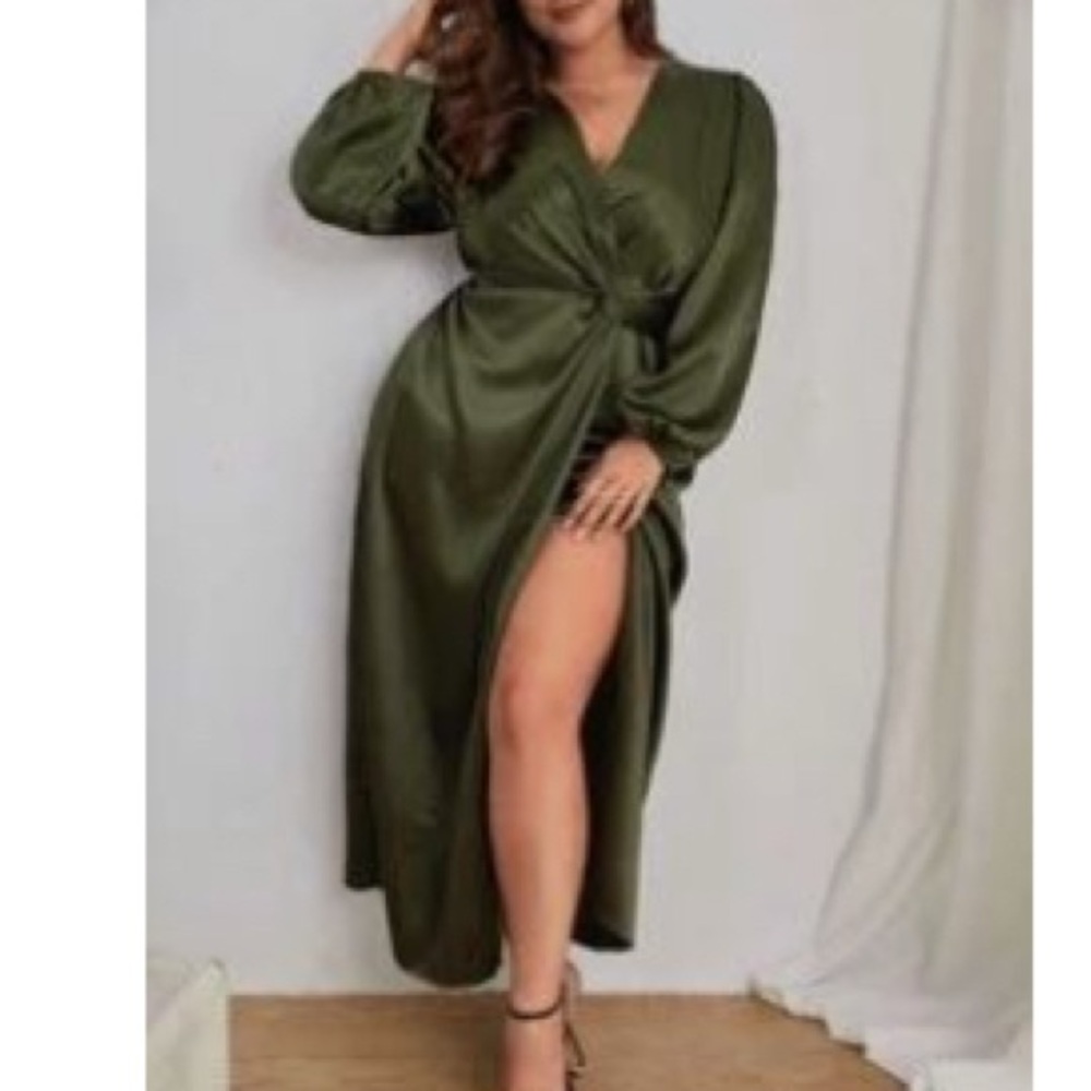 SHEIN Privé Plus Lantern Sleeve Twist Front Wrap Hem Dress
